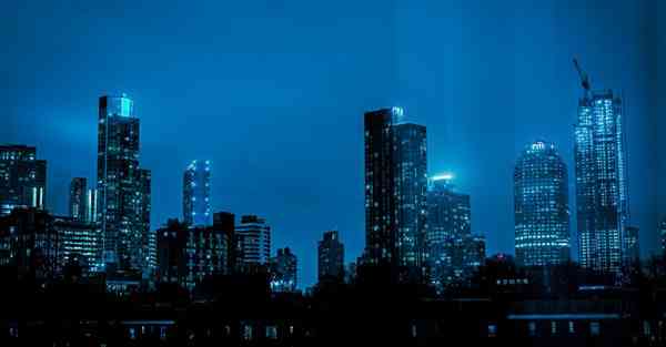 琉璃是天然的还是人工的_琉璃是天然的还是人工合成的