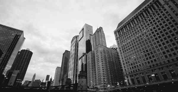 琉璃是什么材料呢_琉璃是什么样的