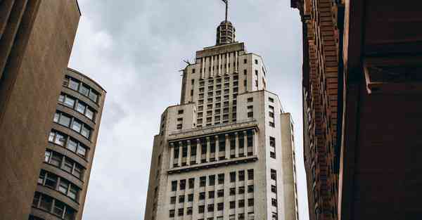 宣传片开头如何制作加上好多字