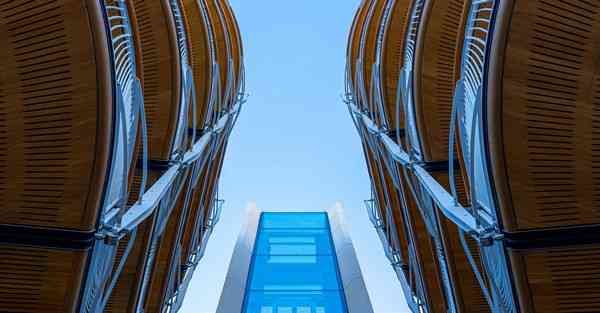 琉璃是怎么去世的_琉璃是怎么制造出来的