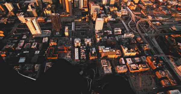 琉璃是什么材质_琉璃是什么材质对人体有害吗