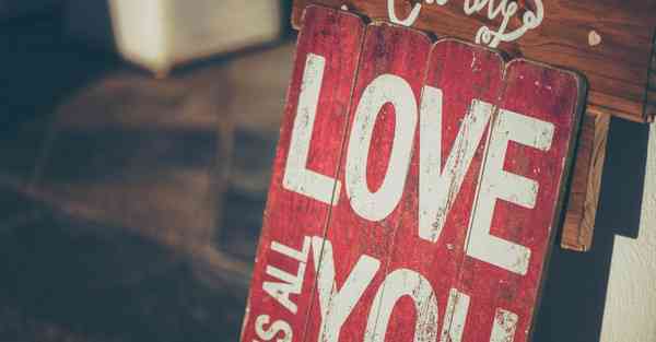 琉璃是什么材料啊_琉璃是什么材料烧出来的