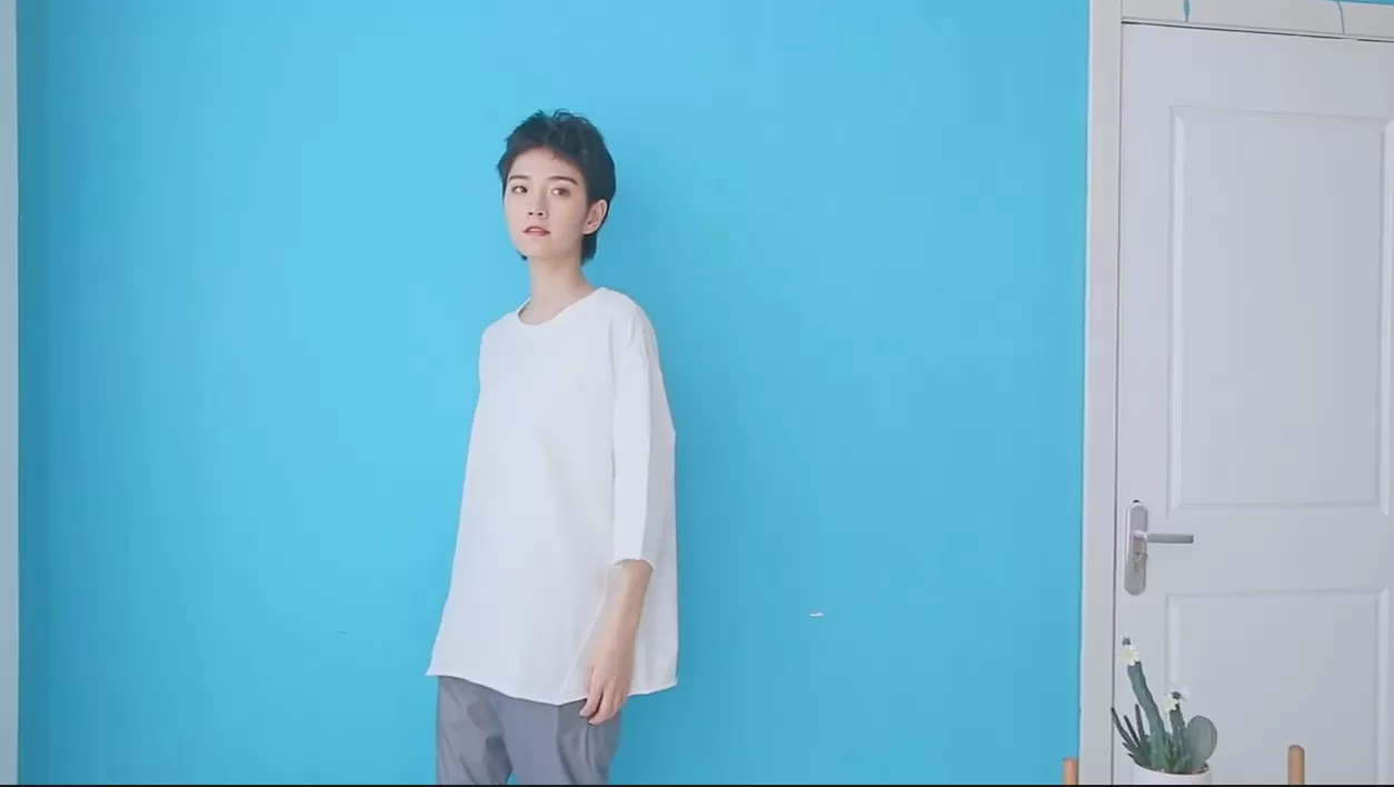 女装T恤产品展示视频